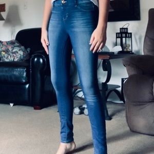 Vanilla Star Mid Rise Jegging